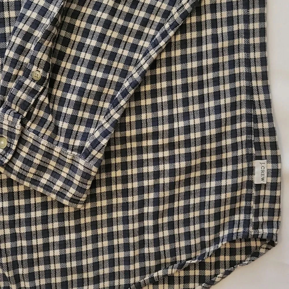 J. Crew mens plaid shirt size large.‎